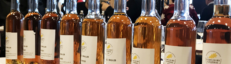 Echantillon de Rhums dans des bouteilles semblable pour les jurys du concours générale agricole 2019