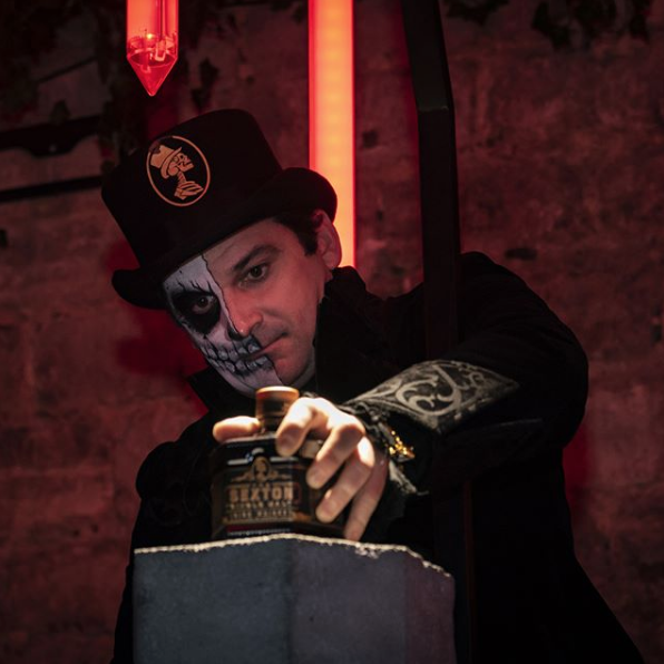Photo du Magicien de la soirée Sexton au Chapelais de Paris