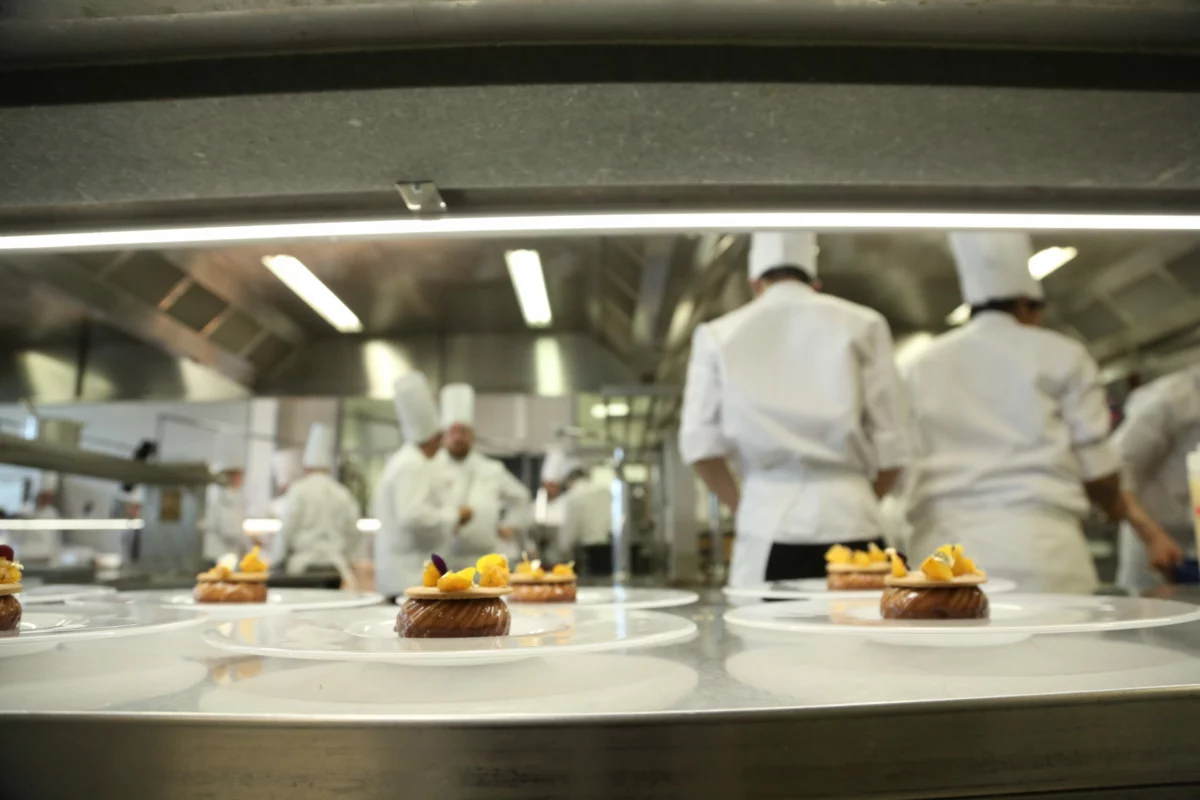 Épreuve en cuisine du trophée baron Romeyer à l'école hôtelière de Namur