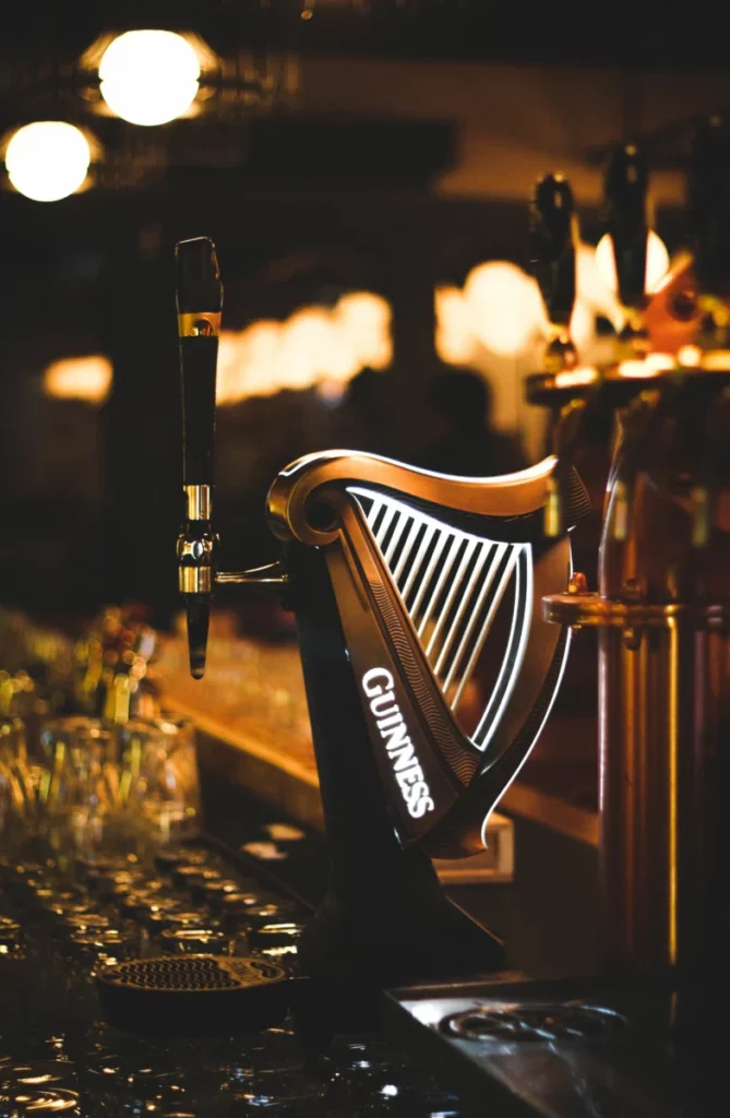 Pinte de bière brune type Guinness pour la Saint-Patrick