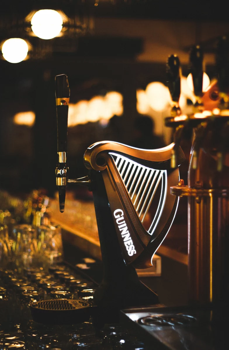 Pinte de bière brune type Guinness pour la Saint-Patrick