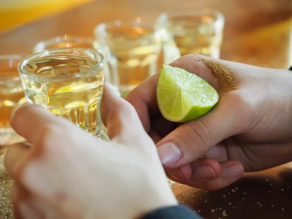 Verre de tequila servi en shot