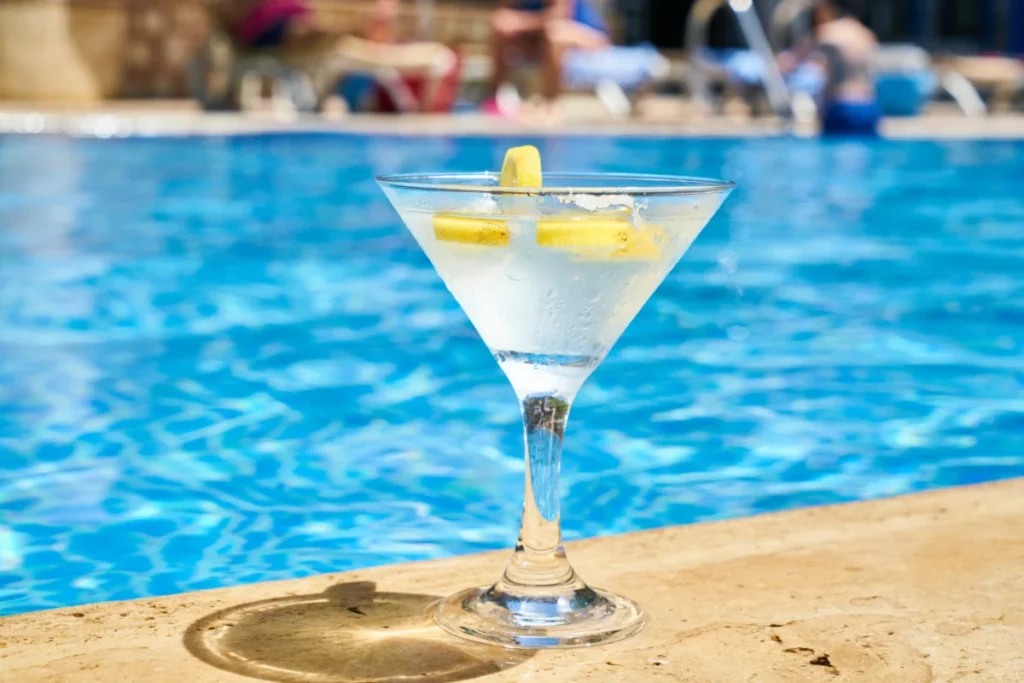 Martini dans un verre a cocktail