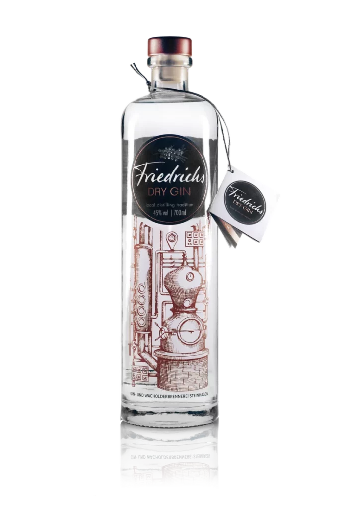 Bouteille de gin, raisins secs imbibés de spiritueux au genévrier