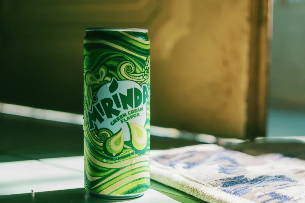 Canette de soda pour adultes, boisson gazeuse tendance