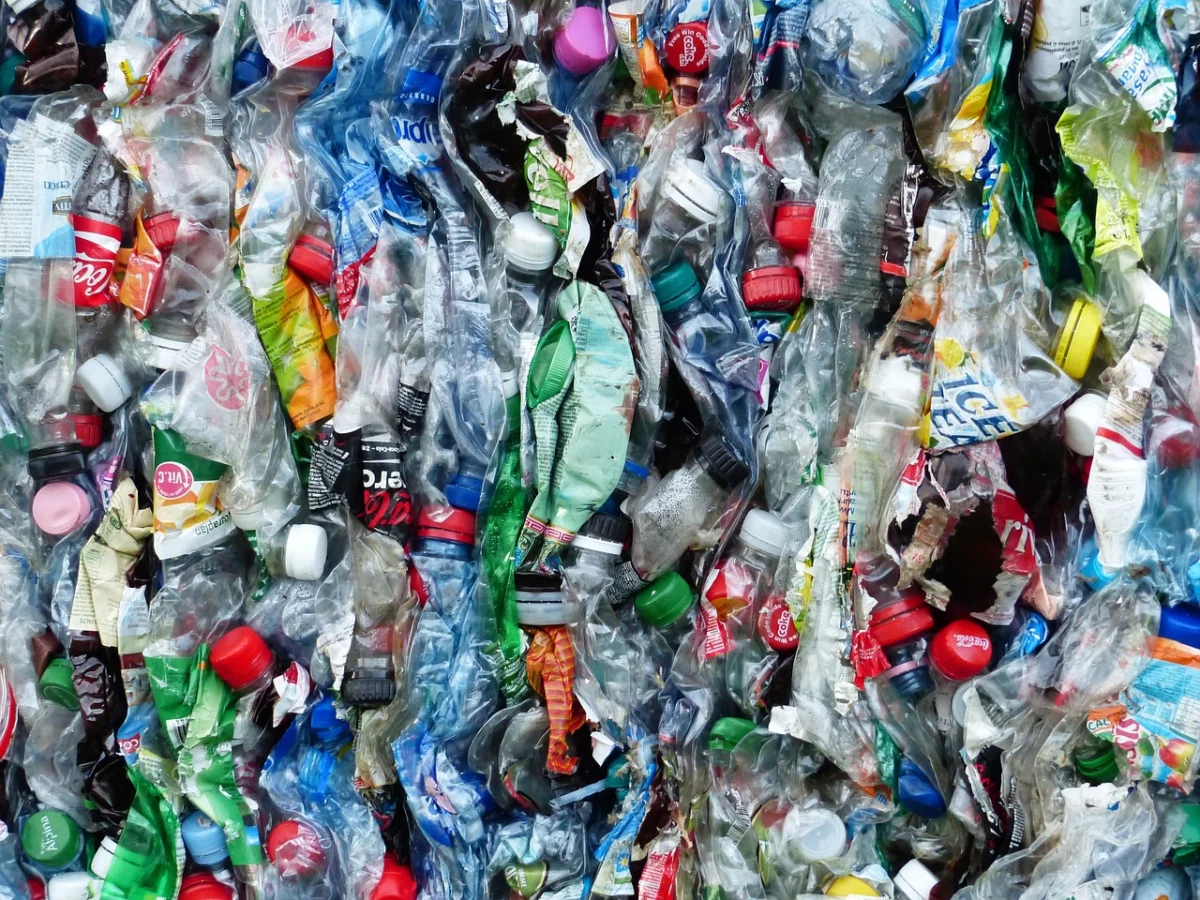 Consigne des bouteilles en plastique : la France au bord de la rupture